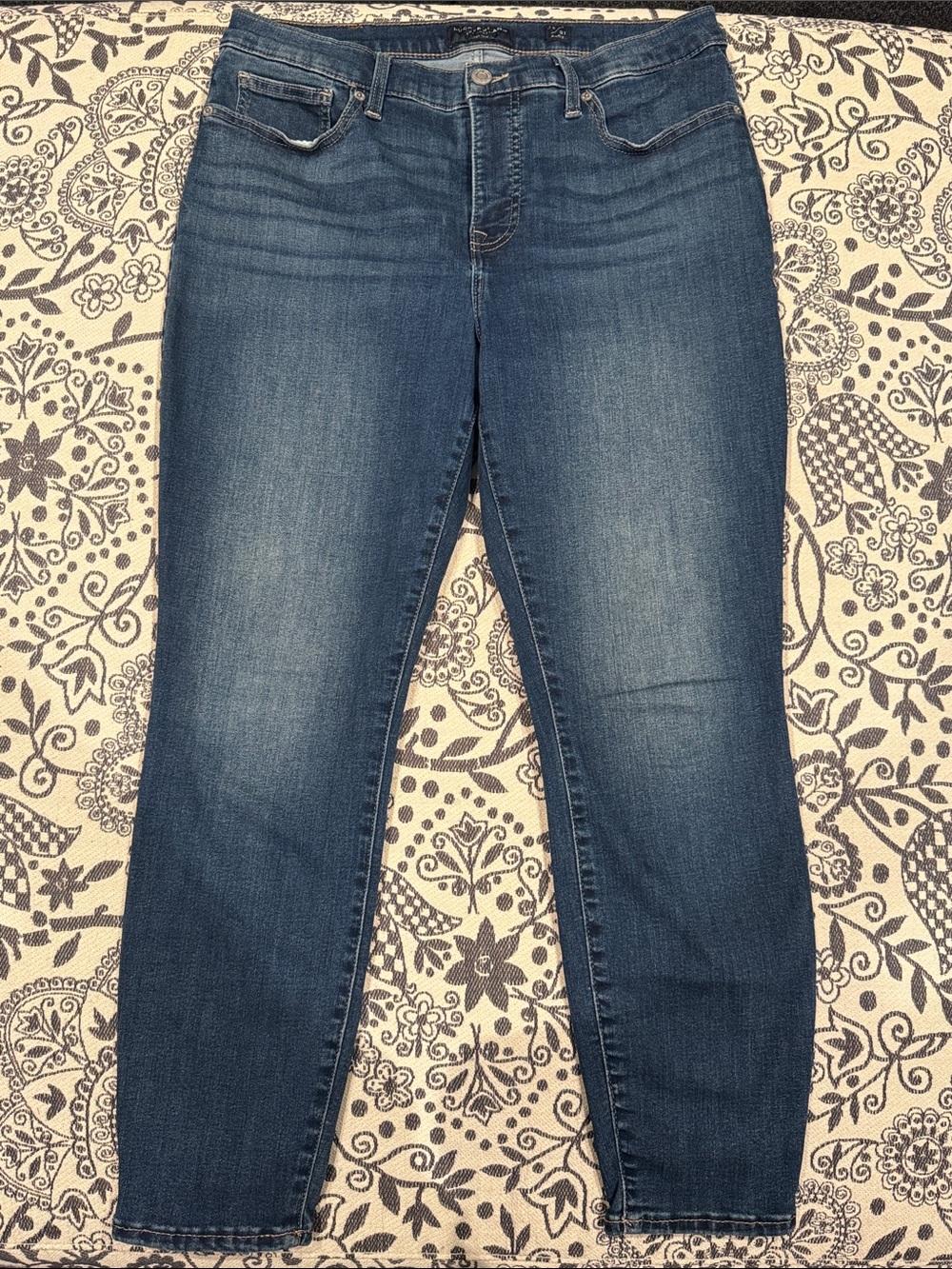 Lucky Brand Women's Dark Blue Fade Skinny Jeans